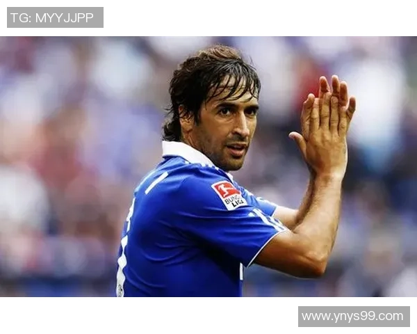 绿茵巨星闪耀赛场热血对决展现足球无限魅力